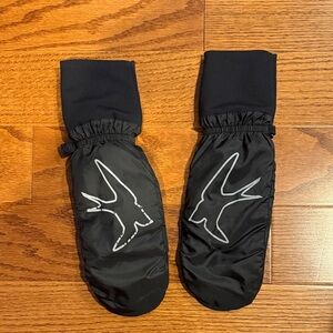 Oiselle super puff mittens